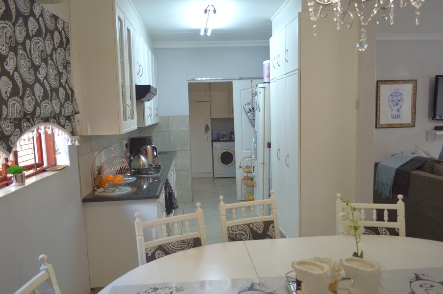 3 Bedroom Property for Sale in Flamwood North West